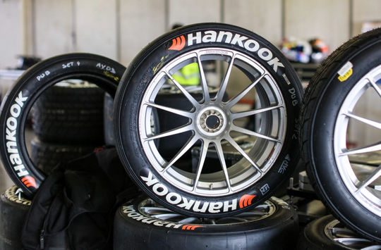 How to Choose the Right Compound for Your Racing Tires